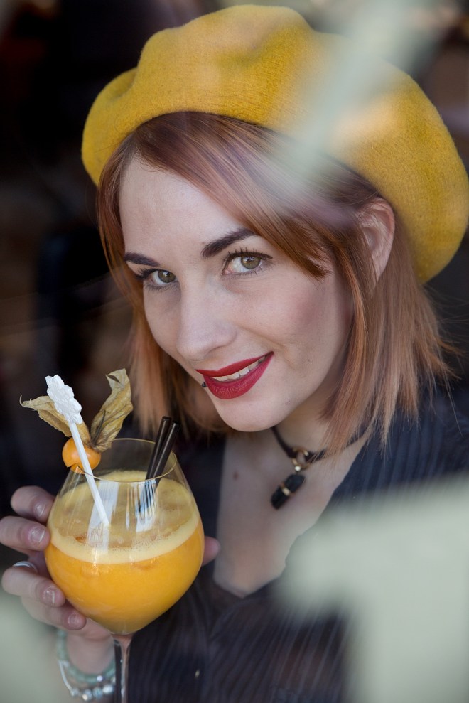 charlottetenue1hd281929